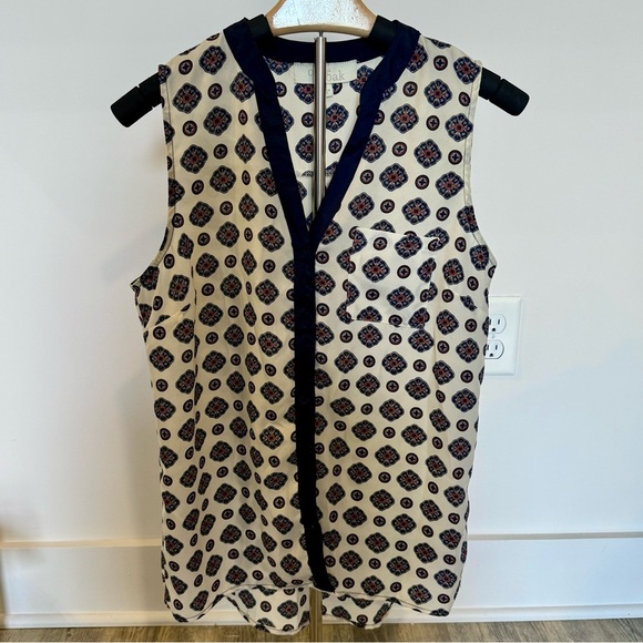 Olive & Oak | White and Blue Patterned Sleeveless Blouse Small - Picture 1 of 5